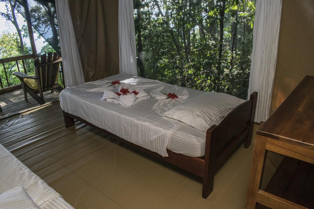 La Leona Eco Lodge Carate Zimmer foto
